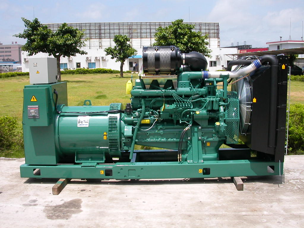 ?？诳得魉拱l(fā)電機(jī)廠家成交一臺(tái)300KW